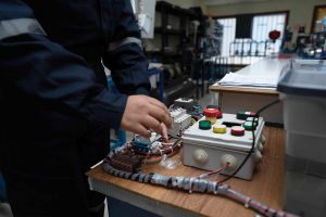 juan-bohon-electricidad-y-electronica-industrial-01