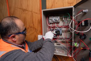 juan-bohon-electricidad-y-electronica-industrial-01